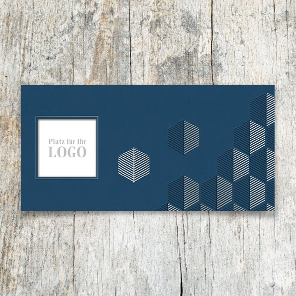Vergrößerte Abbildung Edle Logokarte aus durchgefärbtem blauem Karton mit glänzender Lackveredelung, Silberfolienprägung und Formstanzung – inkl. Texteinleger